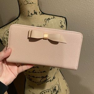 Ted Baker London Bags Ted Baker London Crossbody With Matching ted-baker-london-bags-ted-baker-london-crossbody-with-matching
